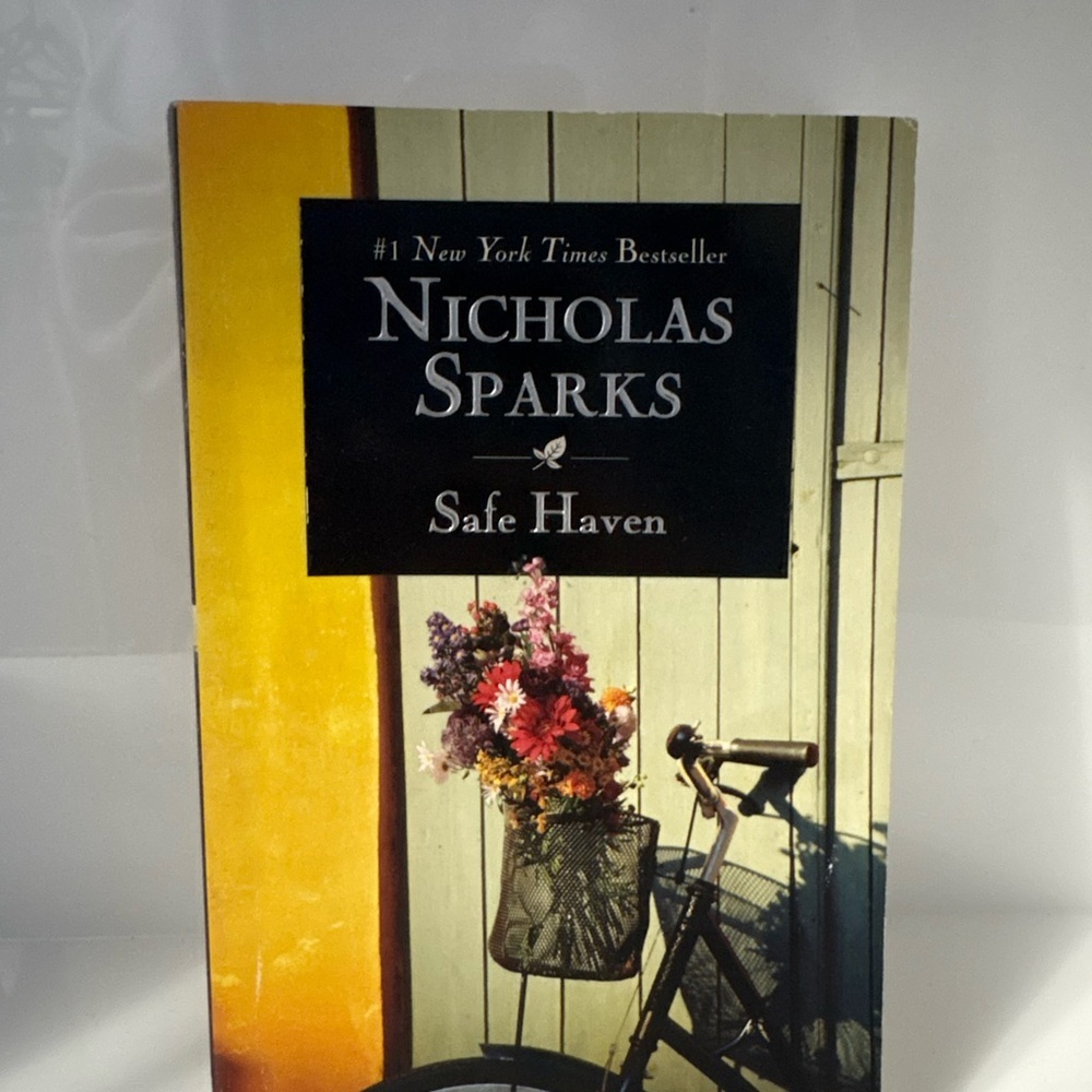 📚 3/$25 📚 Nicholas Sparks 'Safe Haven' Book